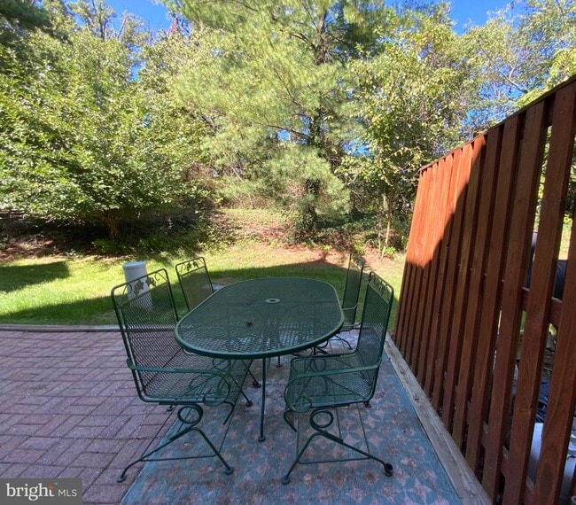 Foto del edificio - 5722 Governors Pond Cir