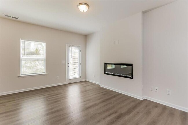 Building Photo - 307 Skye Ln