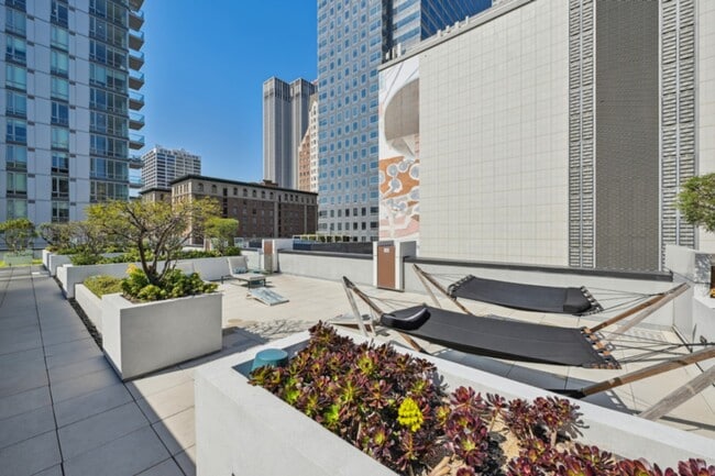 Building Photo - Trademark
