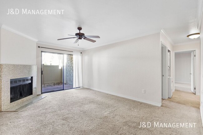 Building Photo - 2 bd / 2 ba Cantabria Condo
