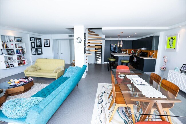 Foto del edificio - 600 NE 36th St