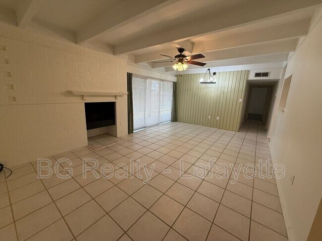 Foto del edificio - 1008 S College Rd