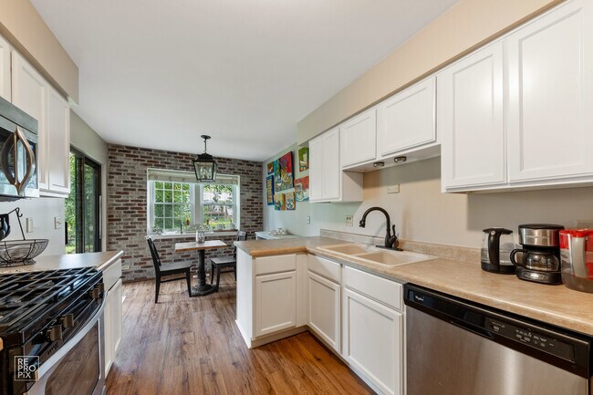 Building Photo - 616 Hapsfield Ln