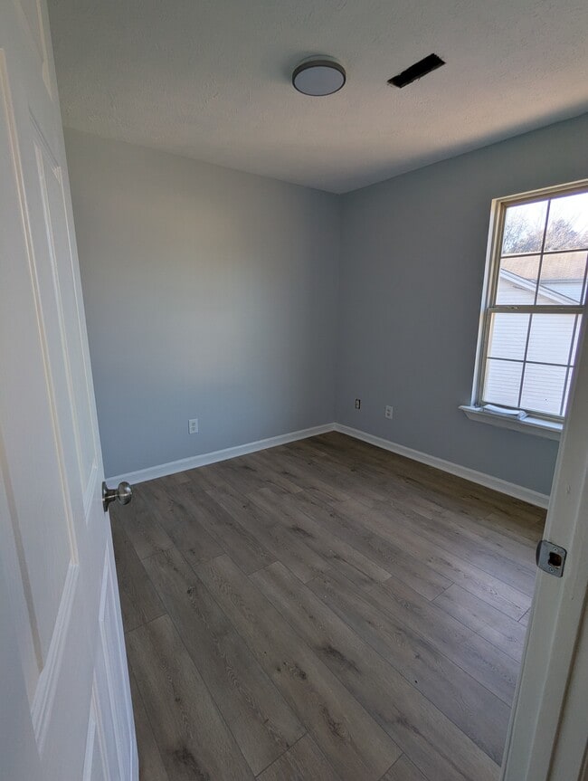 Foto del edificio - 1530 Center Pointe Dr