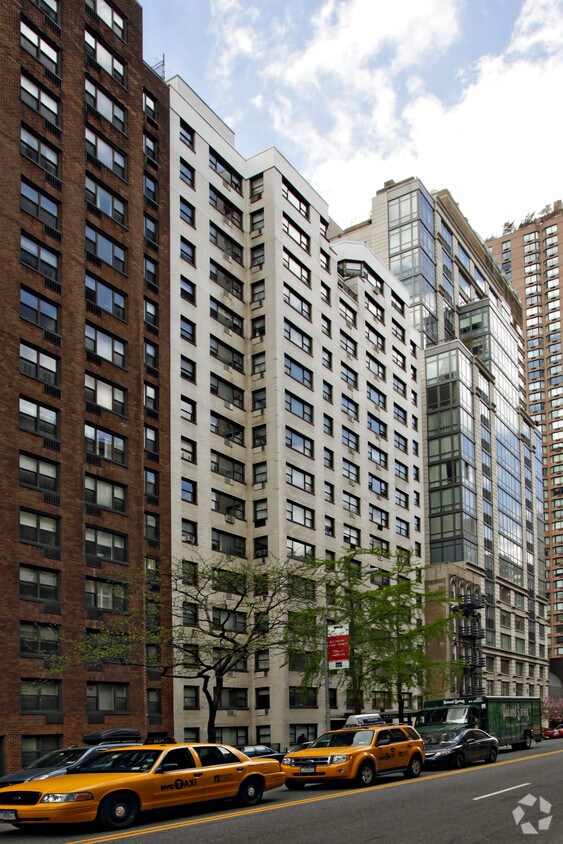 Building Photo - 420 E 79th St