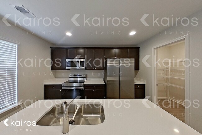 Building Photo - 20 Carrollton Dr