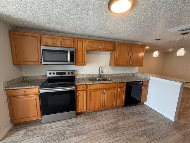 Foto del edificio - 4121 79th St W