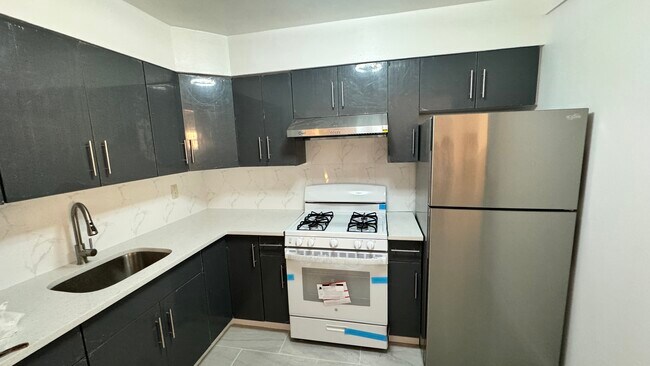 Foto del edificio - 3041 73rd St