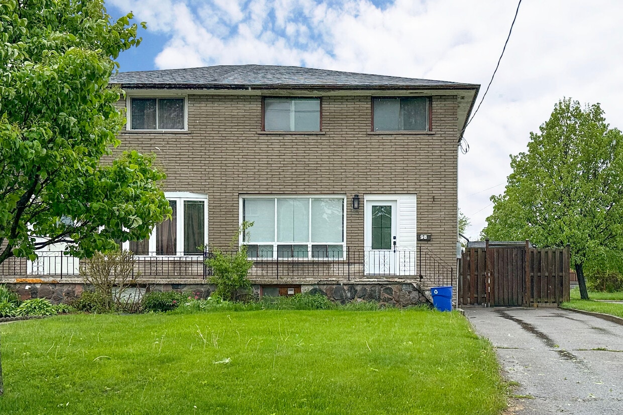 Primary Photo - Fully Renovated 3-Bedroom Home for Rent in...