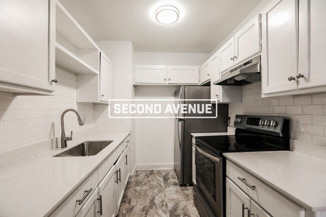 Building Photo - 5033 Euclid Ave