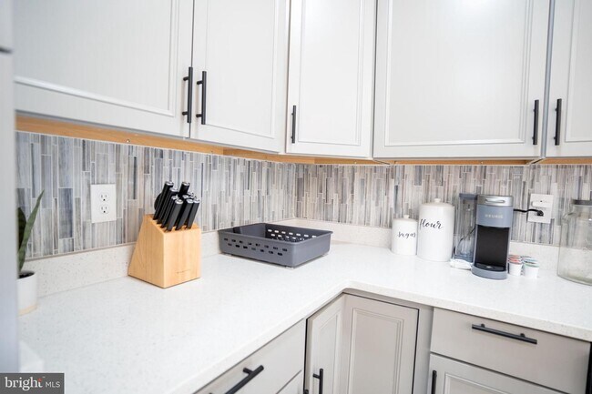 Building Photo - 7902 Derby Dr