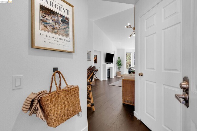 Foto del edificio - 180 Caldecott Ln