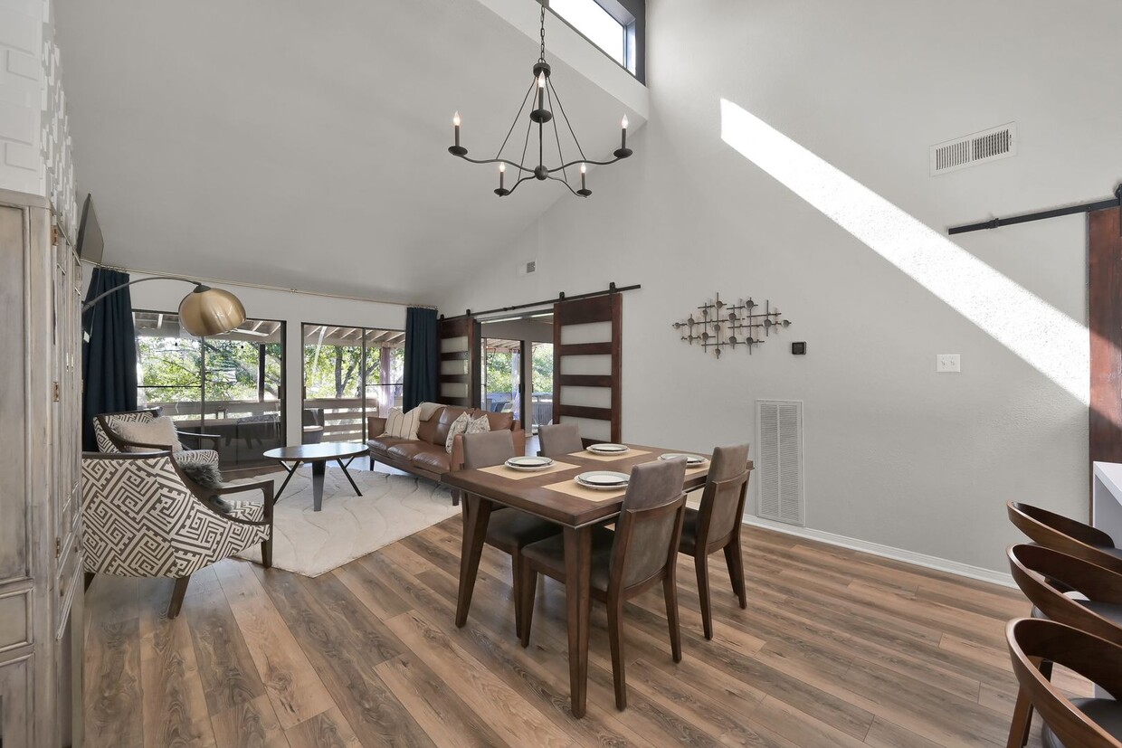 Primary Photo - Fully Furnished Condo In Sought After Apri...