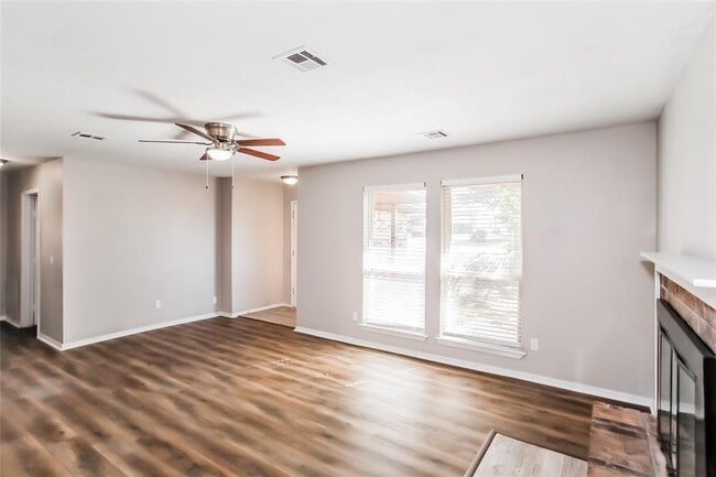 Building Photo - 2837 Green Canyon Dr