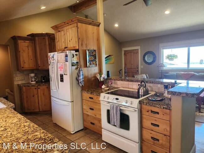 Foto del edificio - 3 br, 3 bath House - 3205 S Yosemite Dr
