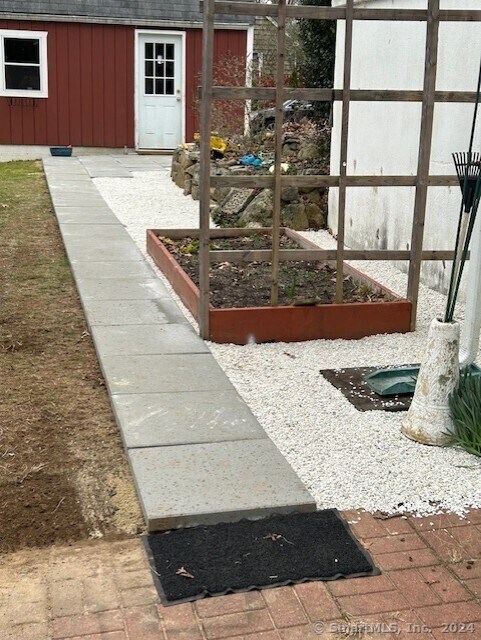 Building Photo - 386 Pumpkin Hill Rd
