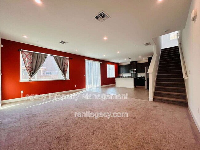 Foto del edificio - 320 Fruitvale Rd