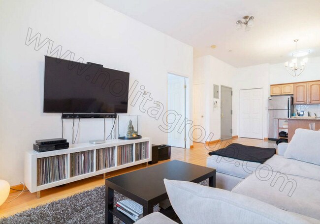 Building Photo - 180 Bowery