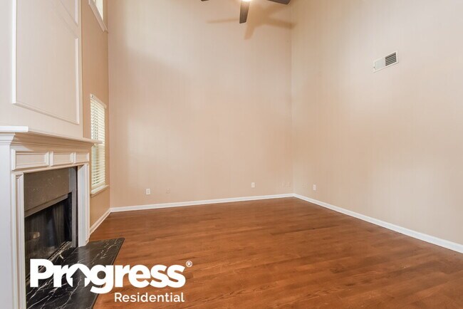 Building Photo - 3308 Touchwood Ct SW