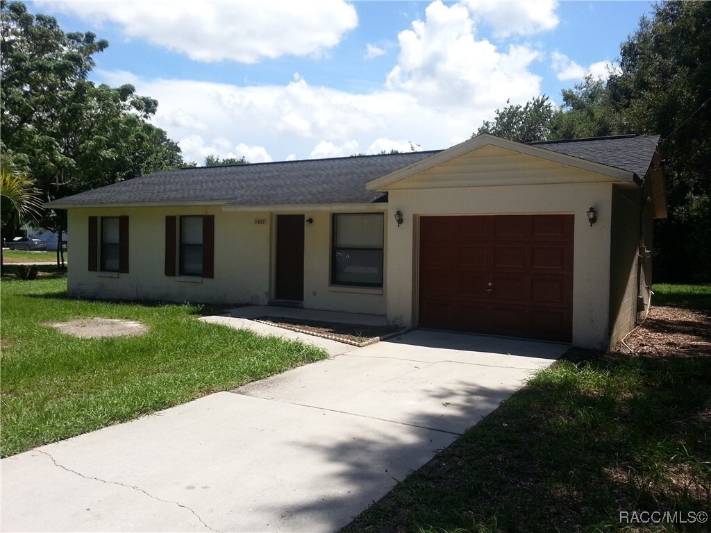 Foto principal - 2807 Garfield St W