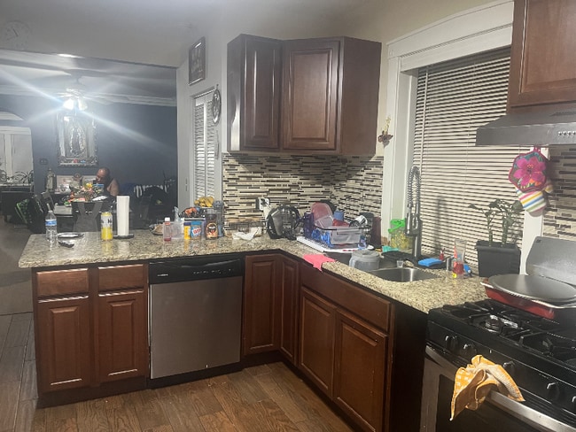 Foto del edificio - 3904 N Nora Ave