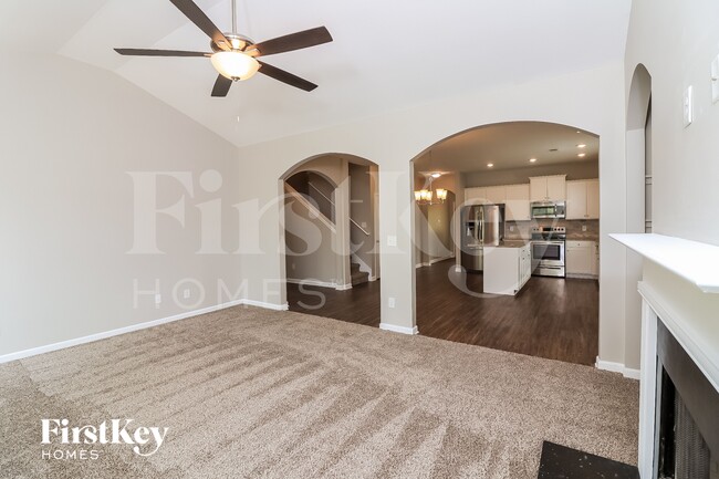 Building Photo - 23 Holsteiner Ln