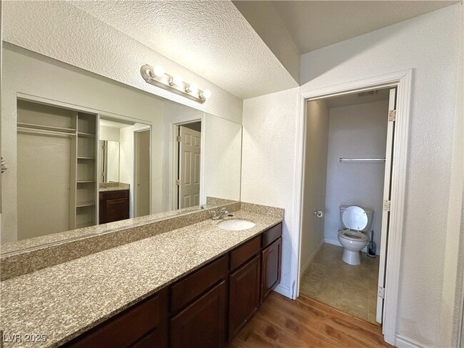 Building Photo - 2606 S Durango Dr