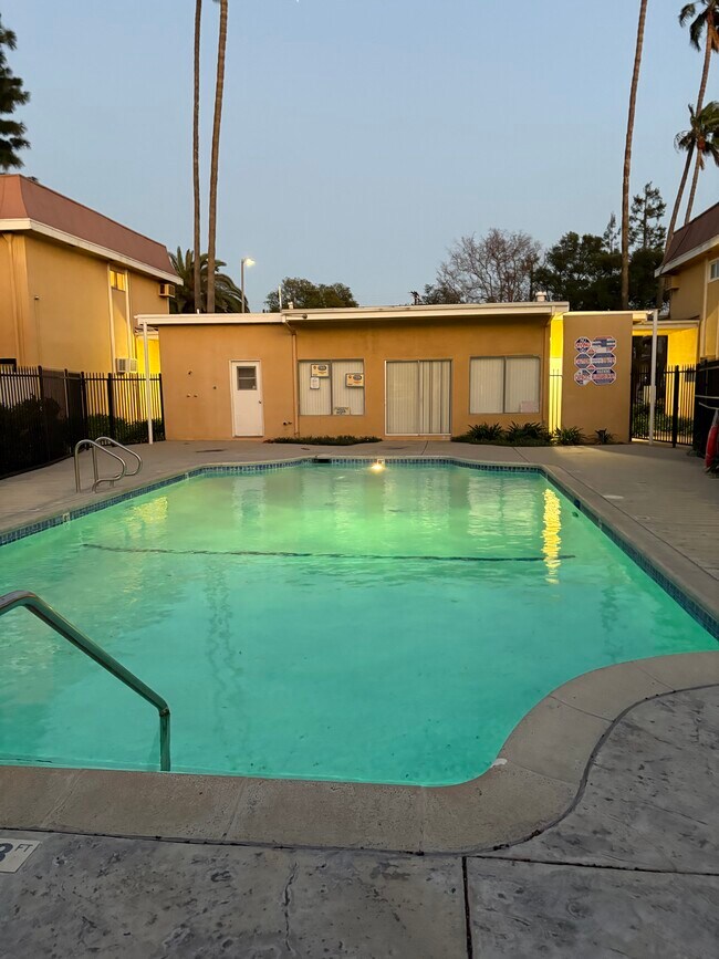 Foto del edificio - 10007 Sepulveda Blvd