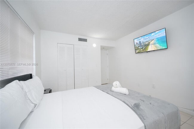 Foto del edificio - 500 NE 26th St