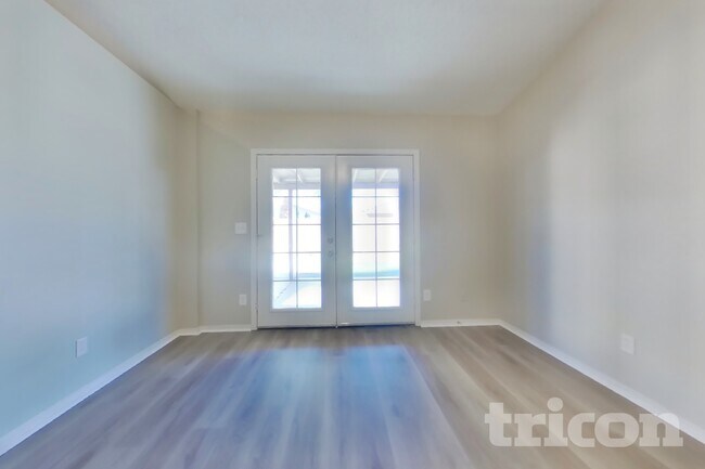 Foto del edificio - 102 W Ivyglen St