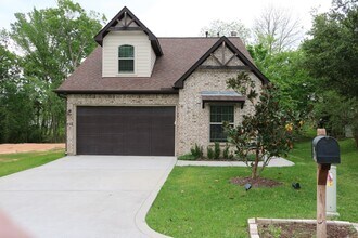 Building Photo - 150 Harbour Town Cir