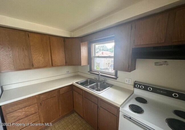 Building Photo - 230 New Mallery Pl