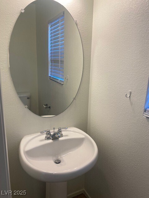 Foto del edificio - 7918 Point Oaks Ct