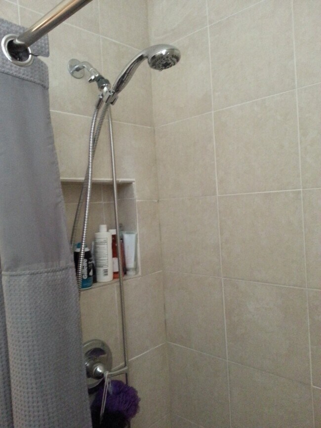 Foto del edificio - 4630 Brooks St NE