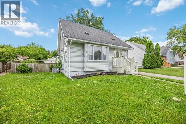 Building Photo - 136 Chestnut Ave