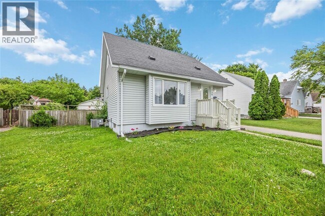 Photo du bâtiment - 136 Chestnut Ave