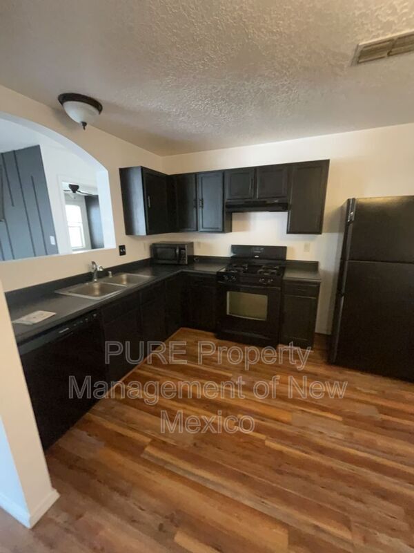 Foto del edificio - 652 Quailbrush Dr NW