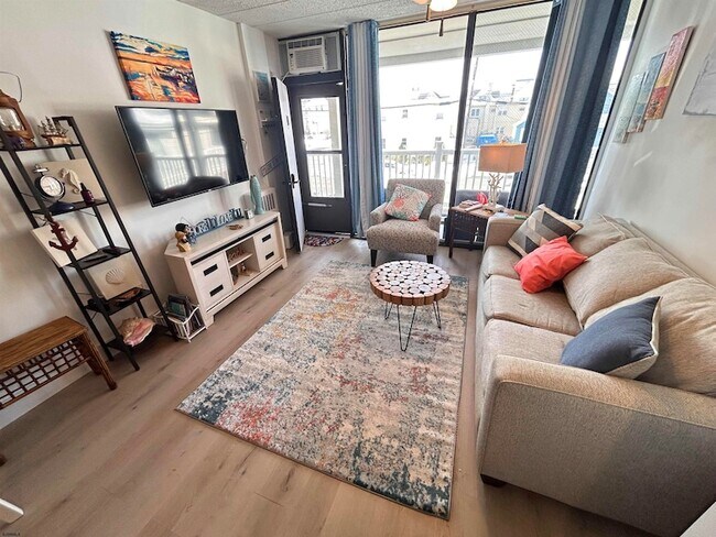 Building Photo - 9415 Pacific Ave