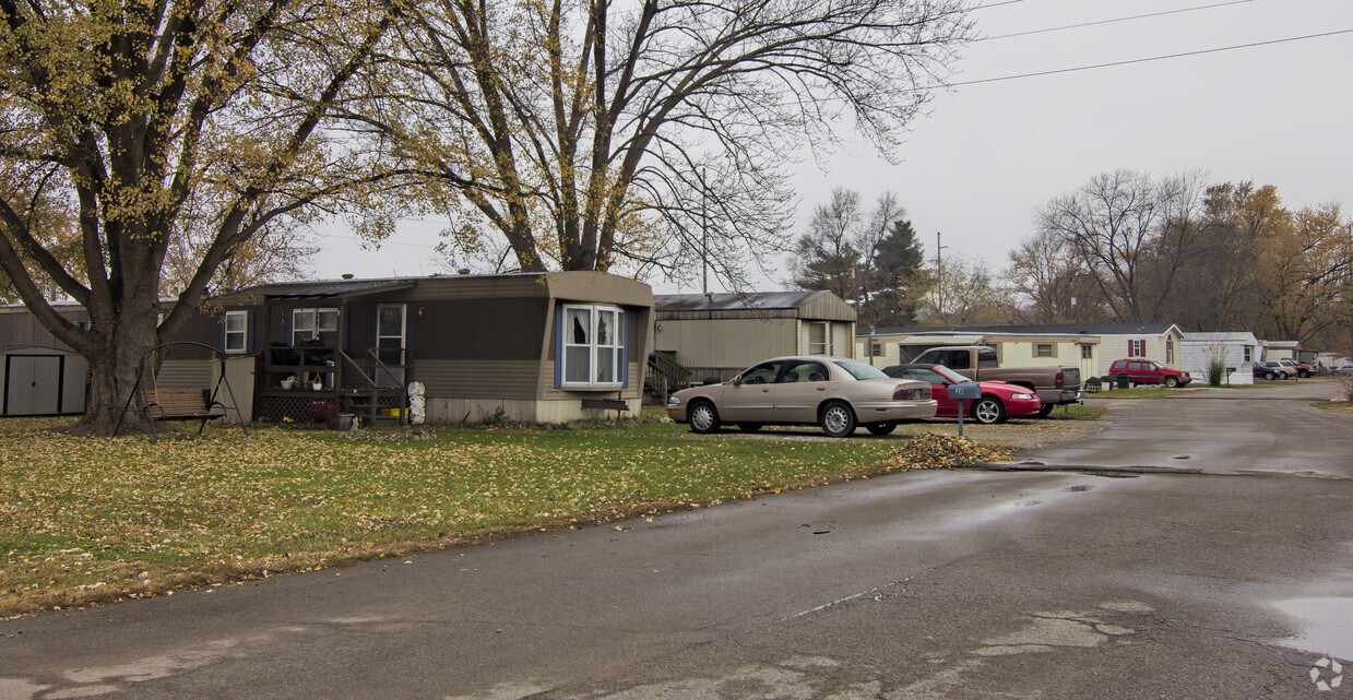 Primary Photo - 705 Wolflin St