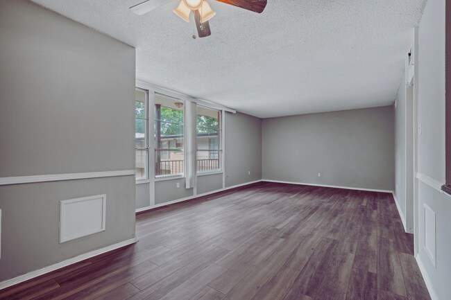 Building Photo - 108 Belvedere #22