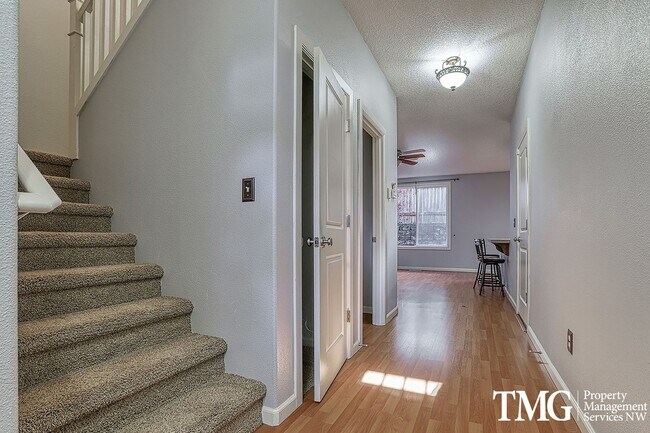 Foto del edificio - Lovely 3 Bed 2.5 Bath Home in Minnehaha Neighborhood!