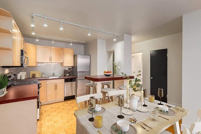 Building Photo - Garrison Apartments