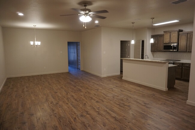 Building Photo - Townhome Located South Of Town Near Cooper...