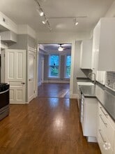 Building Photo - 1102 N Wolcott Ave