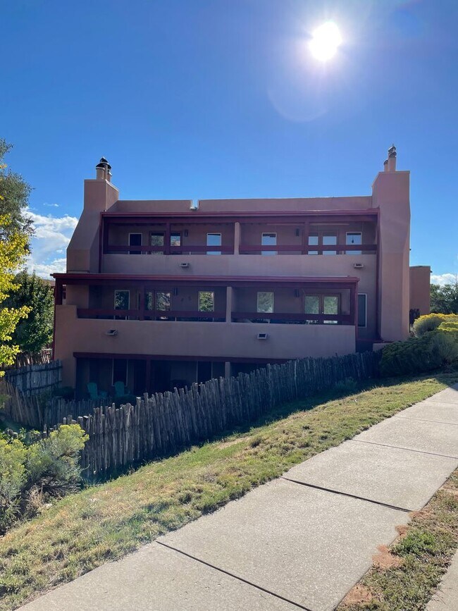 Foto del edificio - 442 Greg Avenue Unit B-302  *LEASE PENDING*