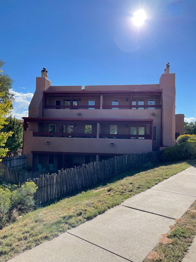 Building Photo - 442 Greg Avenue Unit B-302  *LEASE PENDING*
