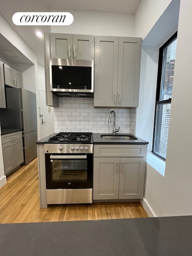 Foto del edificio - 128 E 83rd St