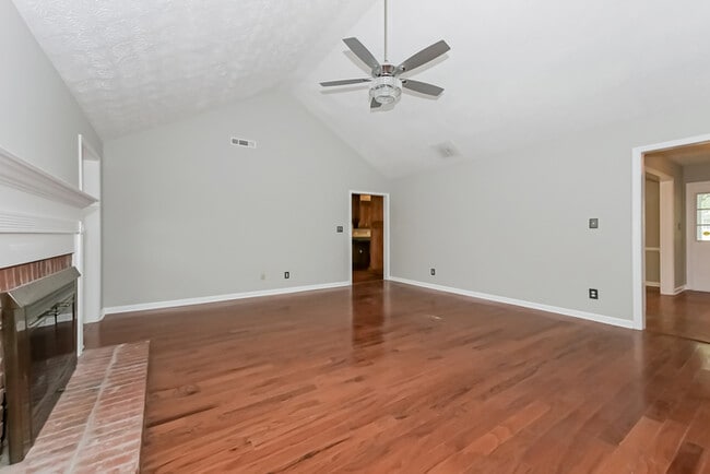 Building Photo - 295 N Oakland Cir