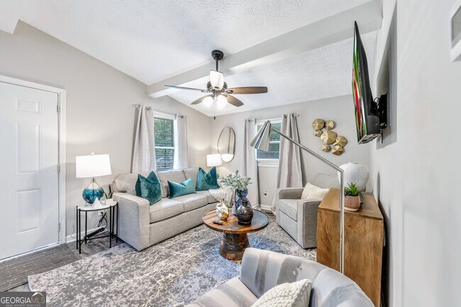 Foto del edificio - 165 Cole Lake Rd