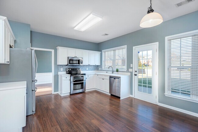 Foto del edificio - 2601 Potomac Ct